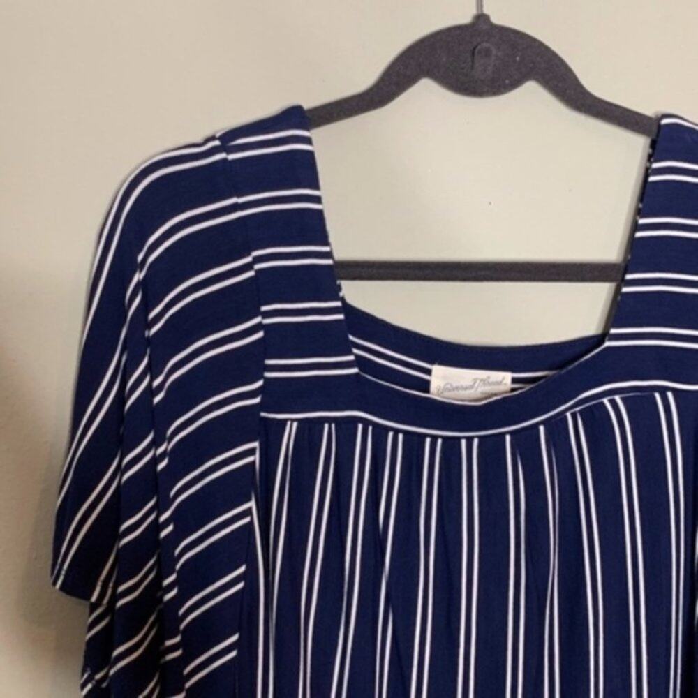 Universal Thread Navy Striped Crop Top Size S - Picture 3 of 6